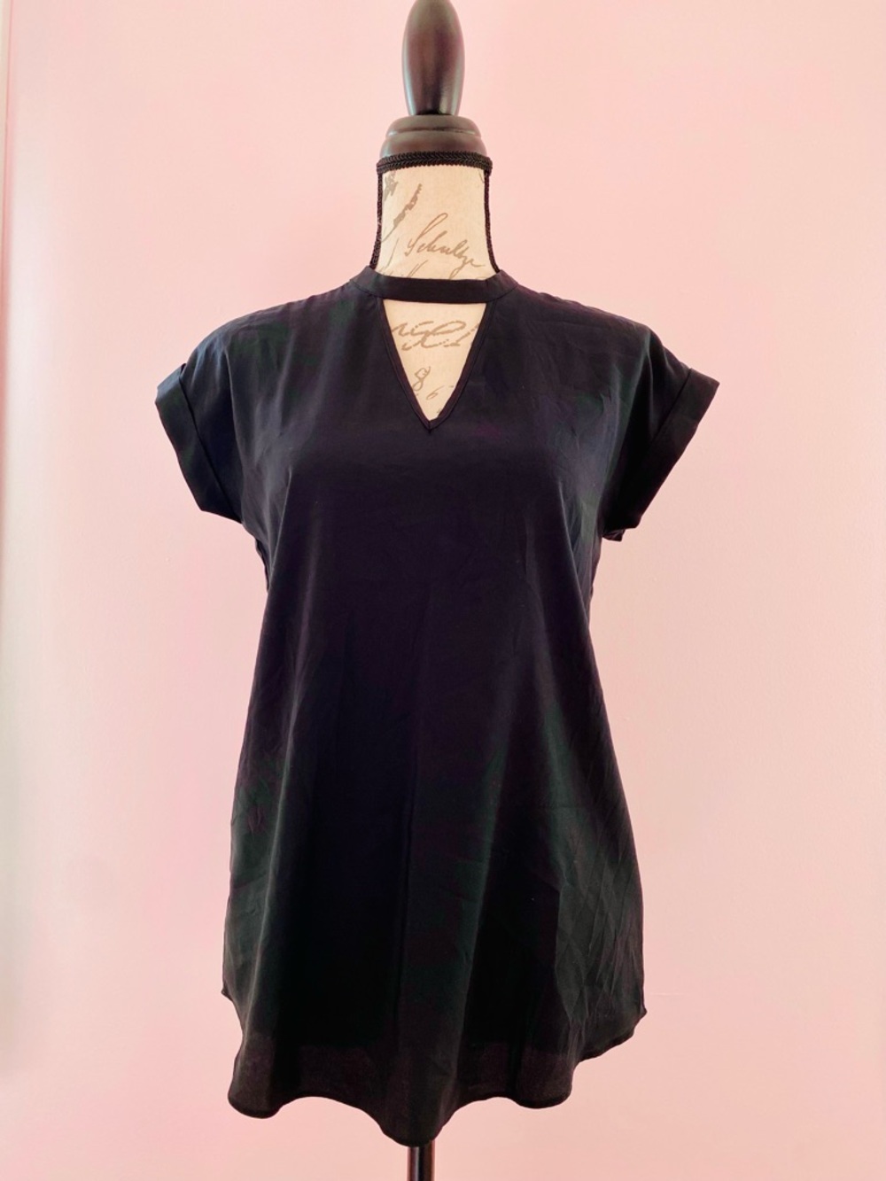 Express Black Short Sleeve Keyhole Neck Tee